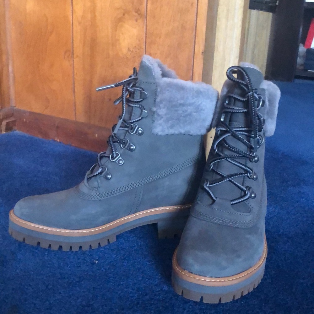 Gray Timberlands - Courmayer Valley Shearling